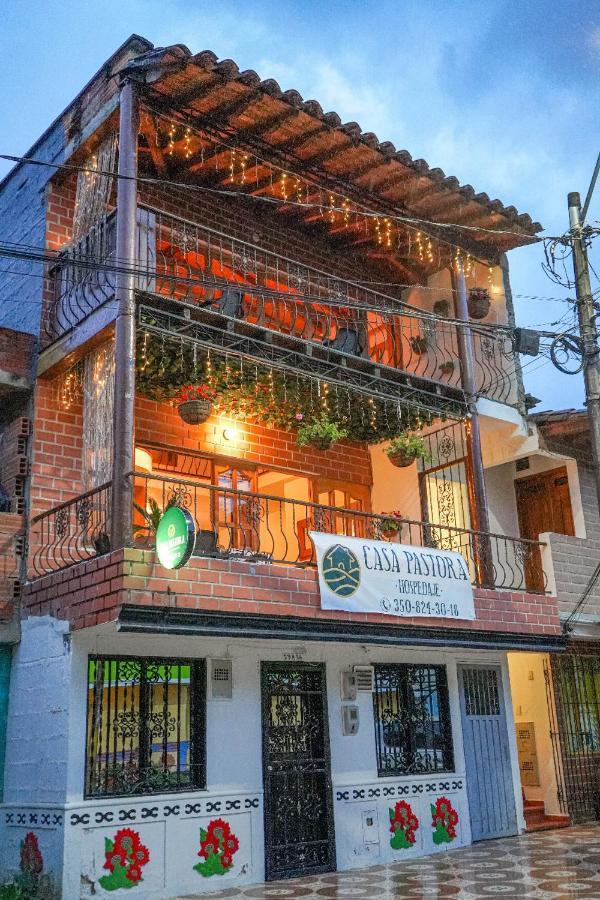 לינה וארוחת בוקר Guatapé Casa Pastora Coworking מראה חיצוני תמונה